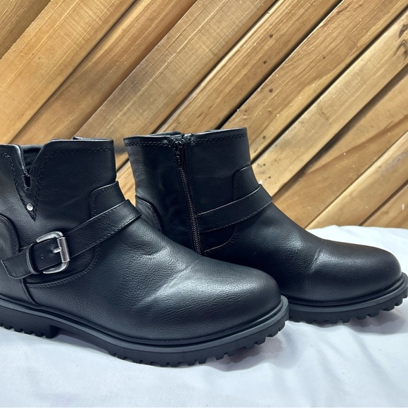 BareTraps Black Ankle Boots - Picture 1 of 13